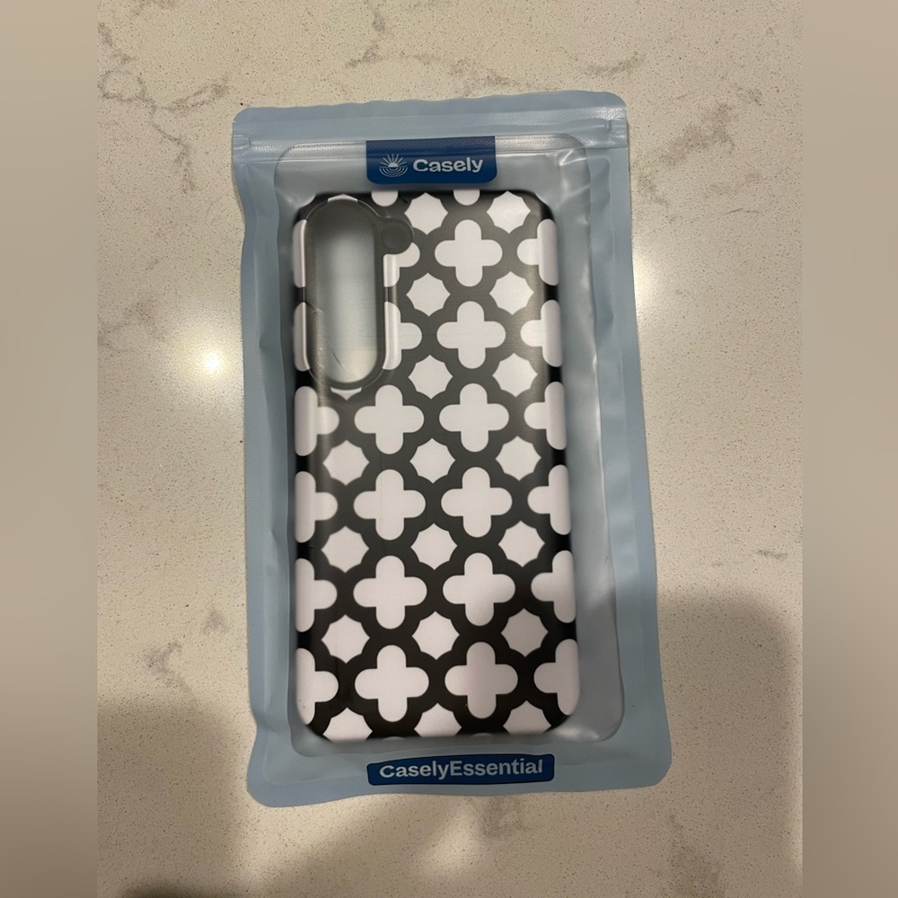 Samsung S23 Casely case in original packaging (NWT)